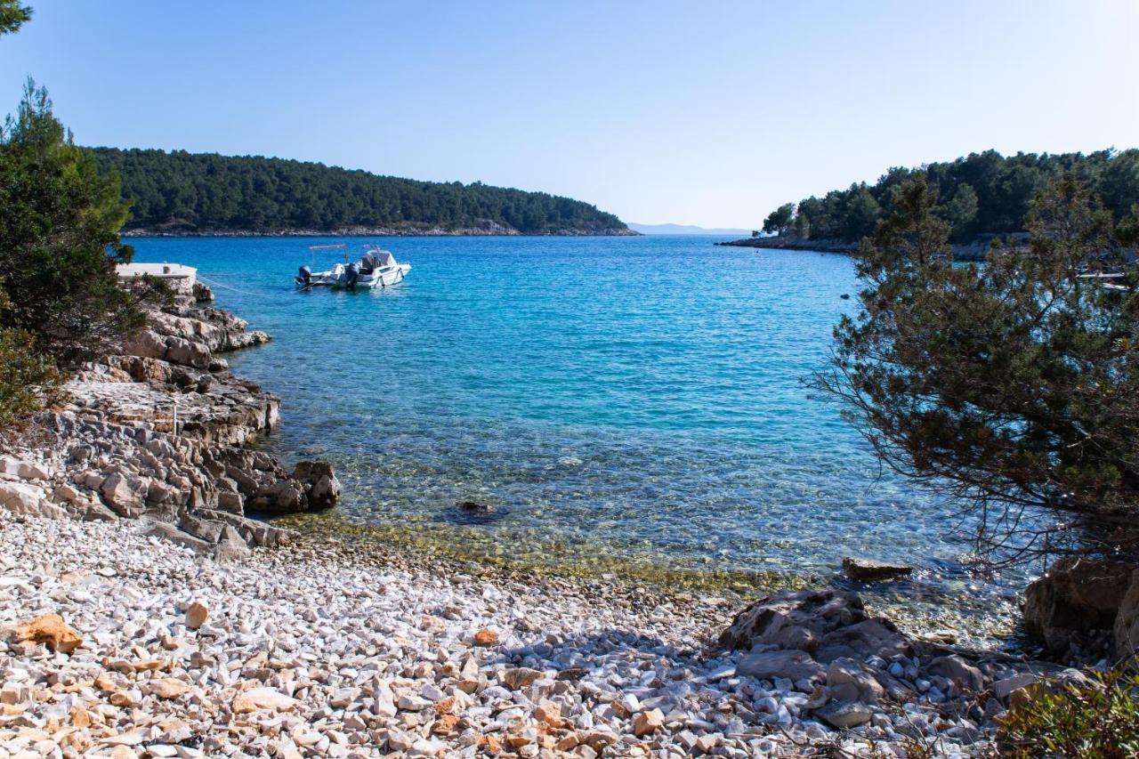 Villa Sun Garden - 4 Star Villa With Heated Swimming Pool, Quiet Bay, Bbq, 50M From The Sea Milna  Esterno foto