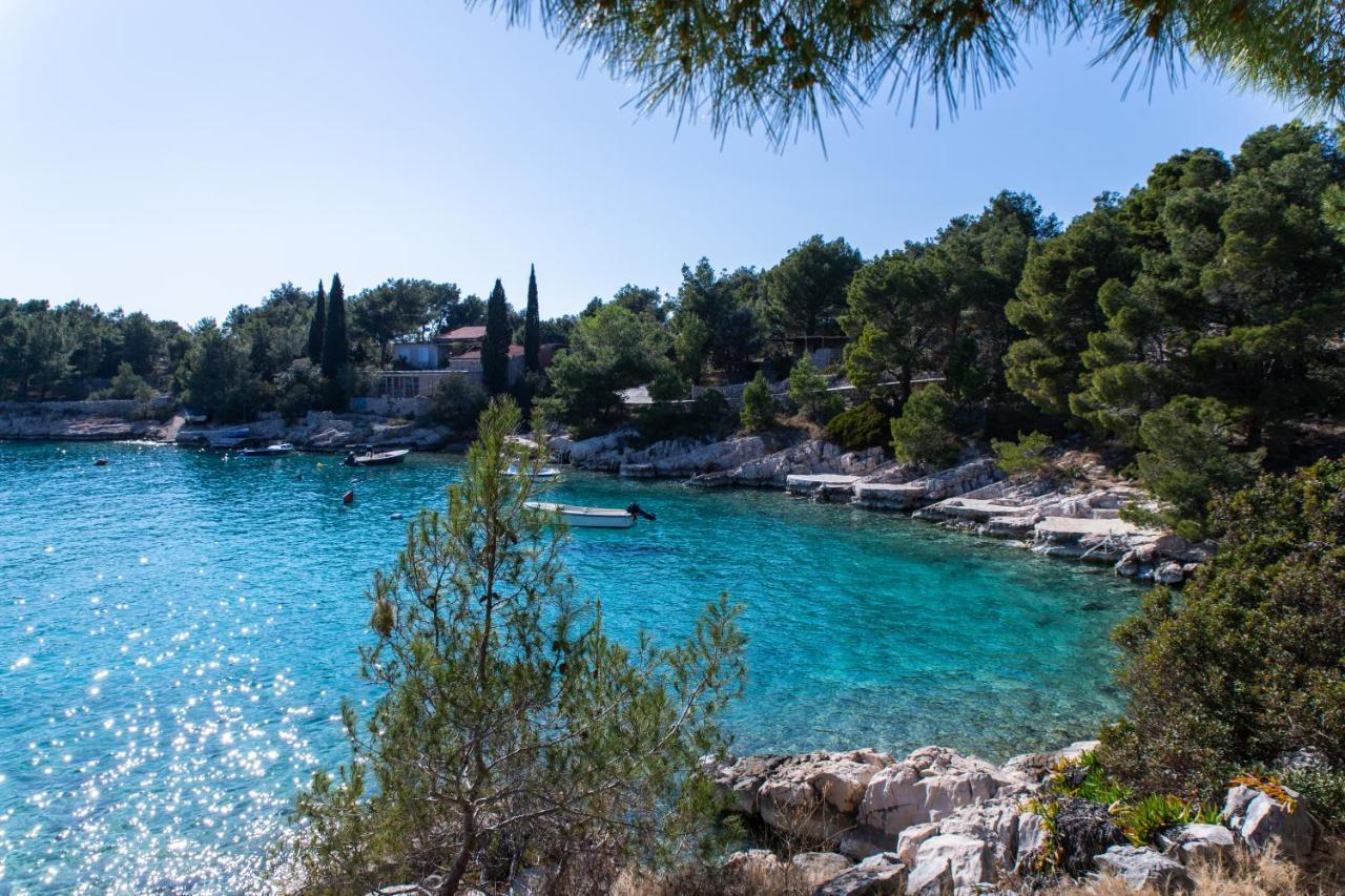 Villa Sun Garden - 4 Star Villa With Heated Swimming Pool, Quiet Bay, Bbq, 50M From The Sea Milna  Esterno foto