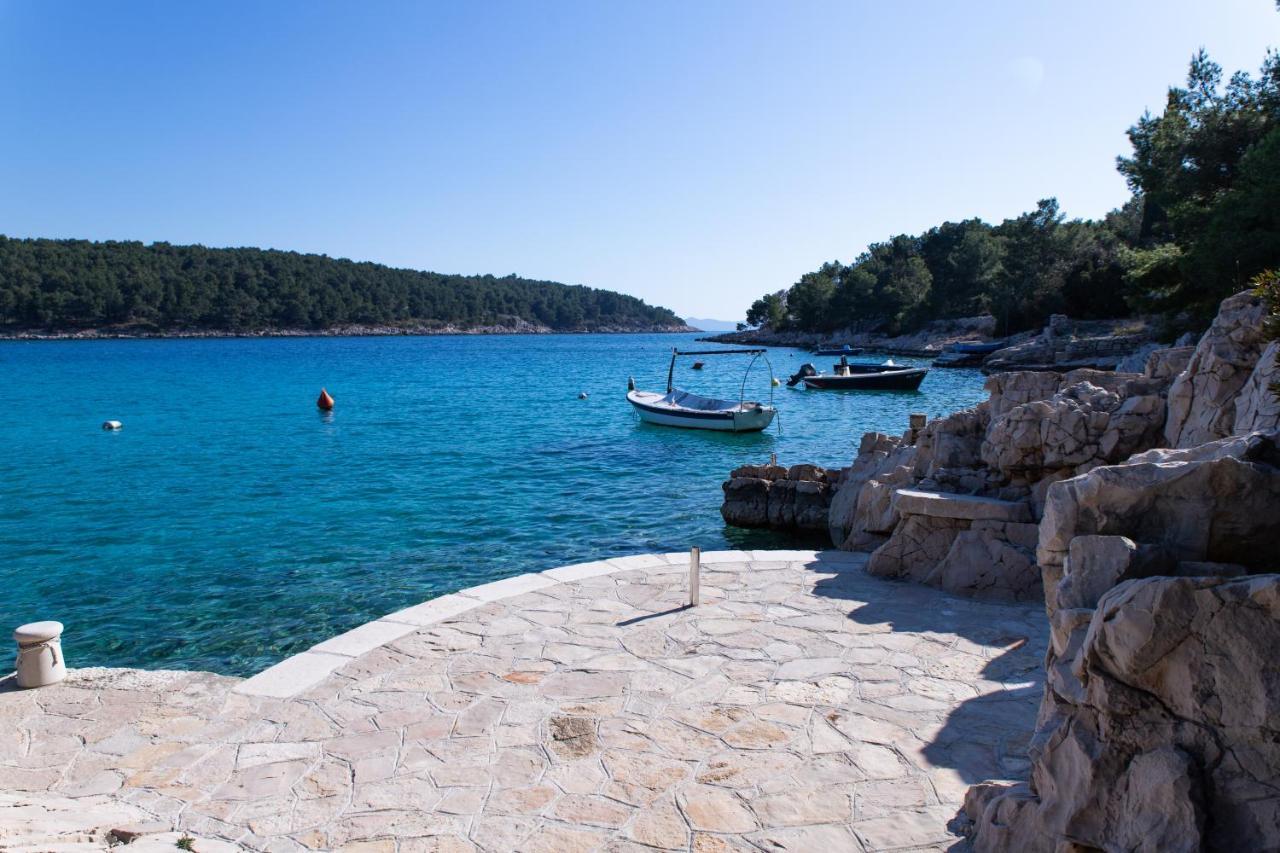 Villa Sun Garden - 4 Star Villa With Heated Swimming Pool, Quiet Bay, Bbq, 50M From The Sea Milna  Esterno foto